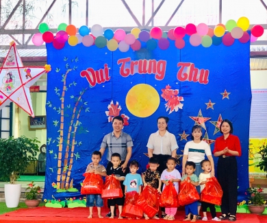 Trường MN Minh Tân tổ chức tết trung thu cho các cháu học sinh